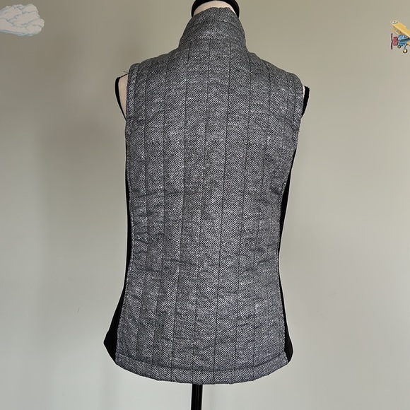 Black and Gray Vest Jacket - Picture 5 of 8